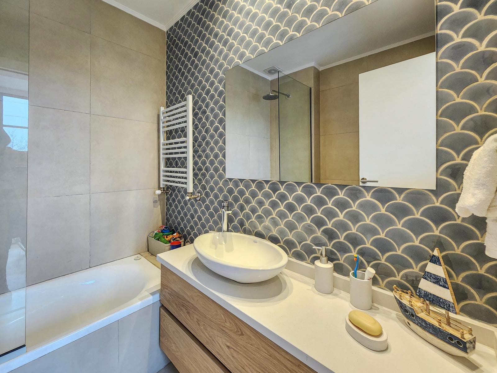 3-bedroom house straight out of a magazine, with a large yard and pool in Puerto Roldan