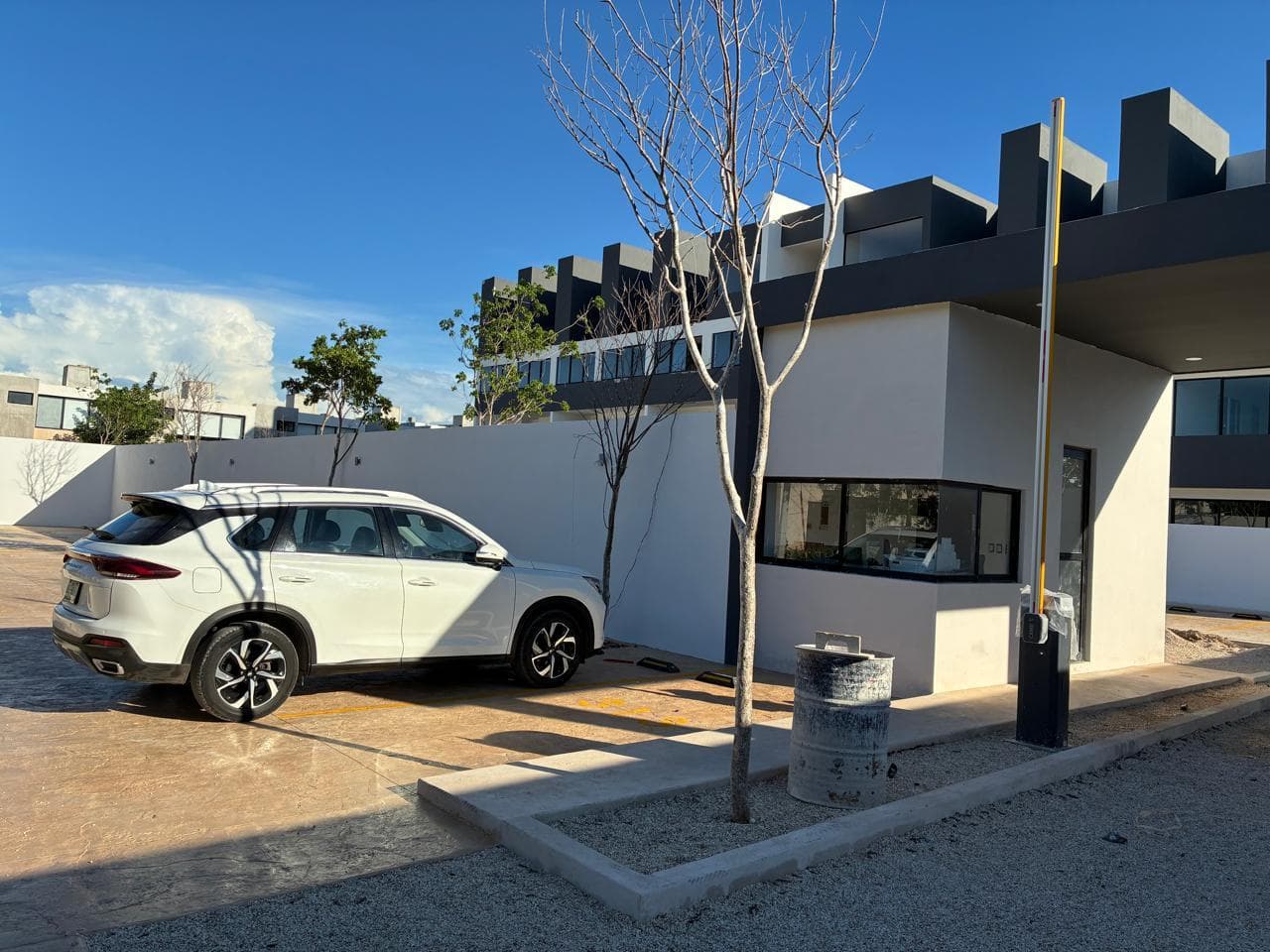 1-Bedroom Apartment + Maid's Room, Temozón Norte