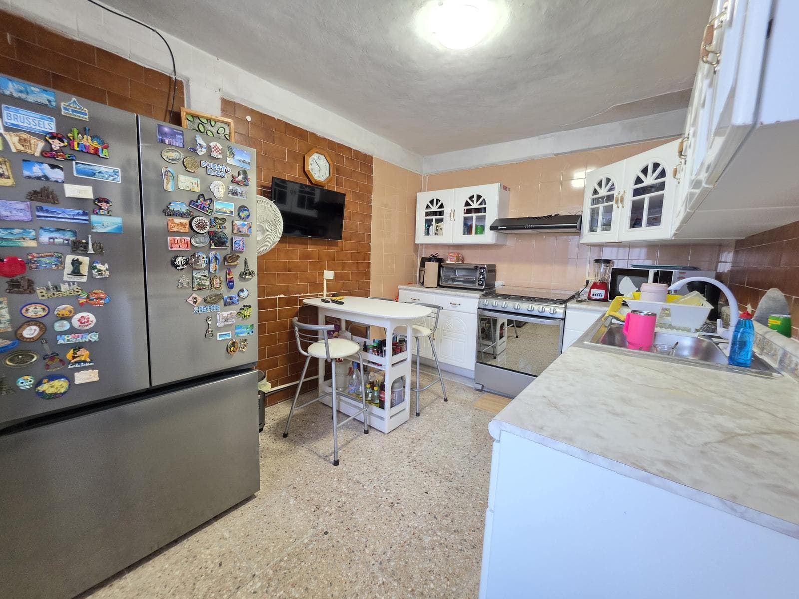 CASA EN ESQUINA EN VENTA DE 4 RECÁMARAS, REGIÓN 94