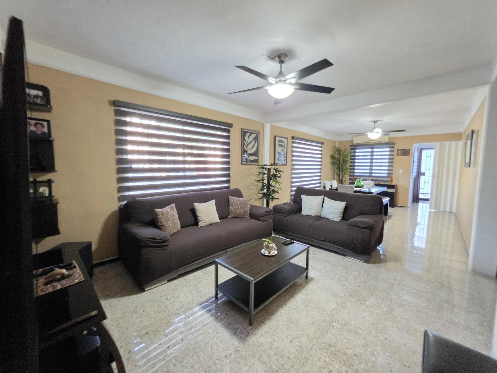 CASA EN ESQUINA EN VENTA DE 4 RECÁMARAS, REGIÓN 94