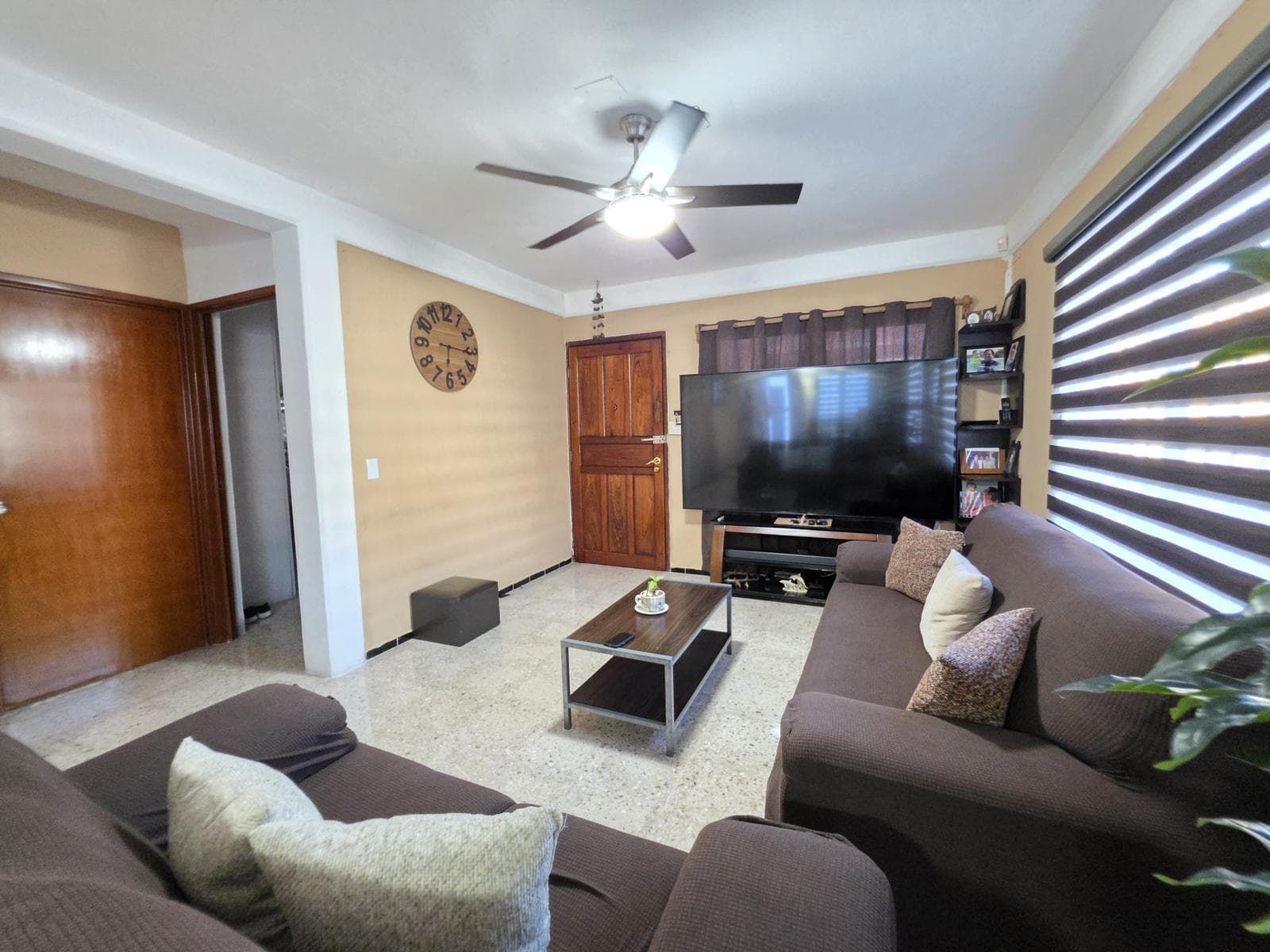 CASA EN ESQUINA EN VENTA DE 4 RECÁMARAS, REGIÓN 94