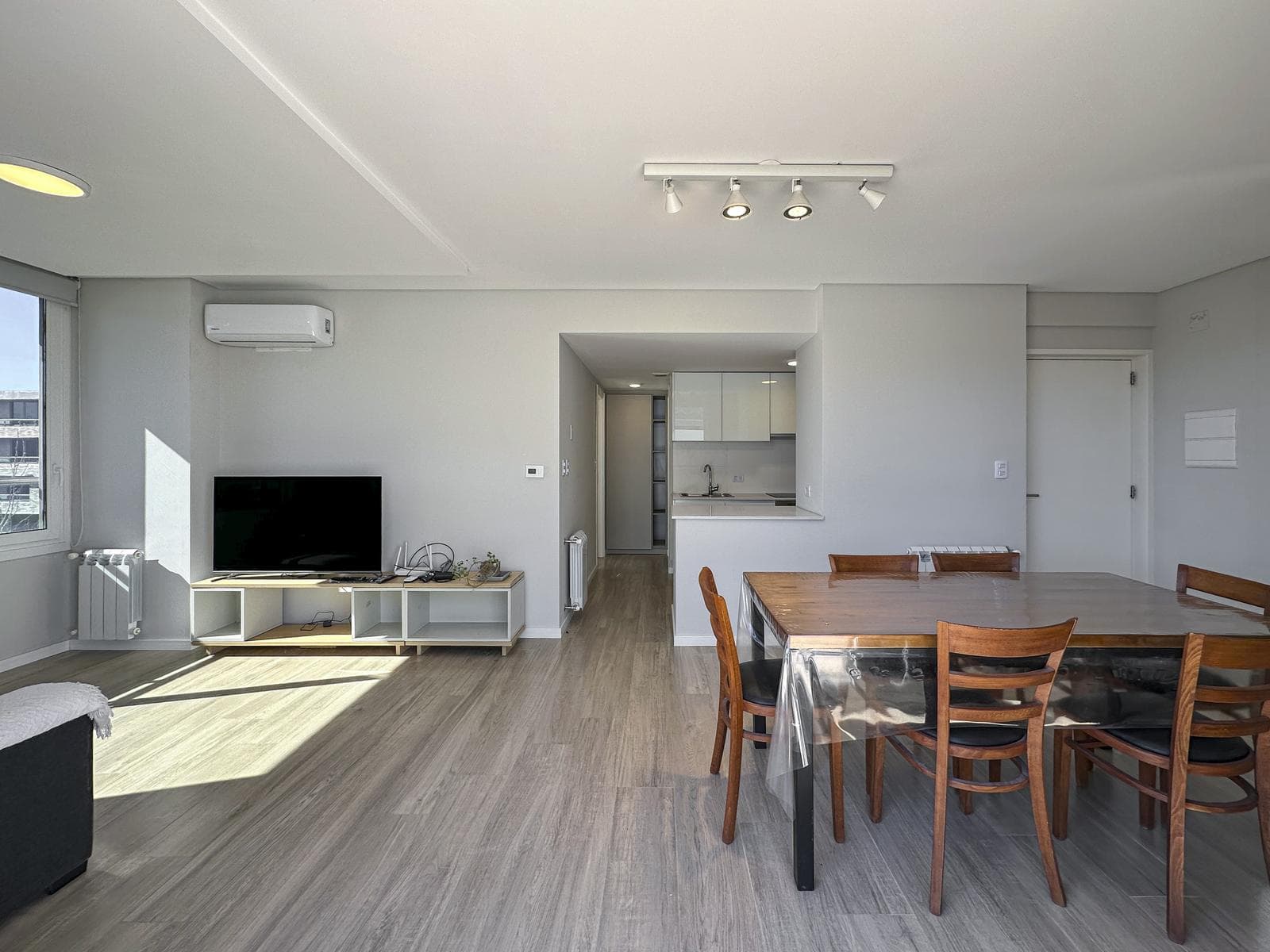 Apartment with an exclusive, spacious terrace and amenities