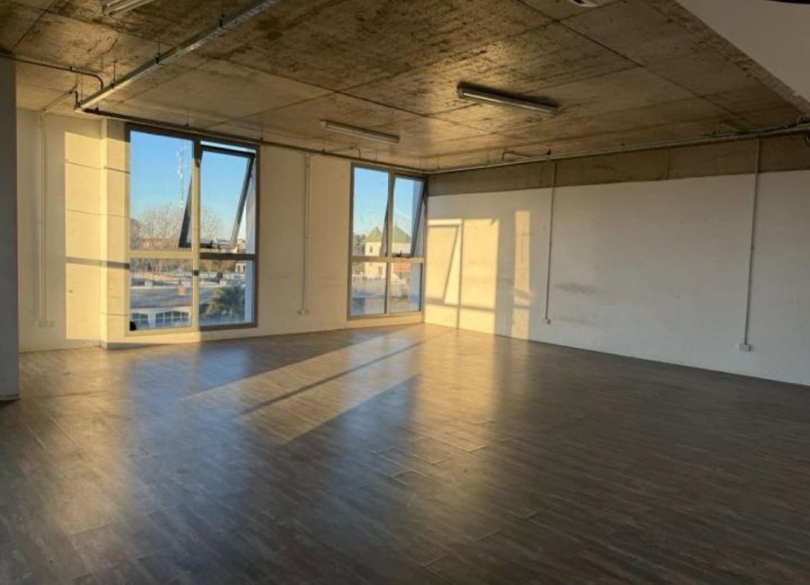 Office for Sale with Garage in Central Nuevo Tigre, Benavidez