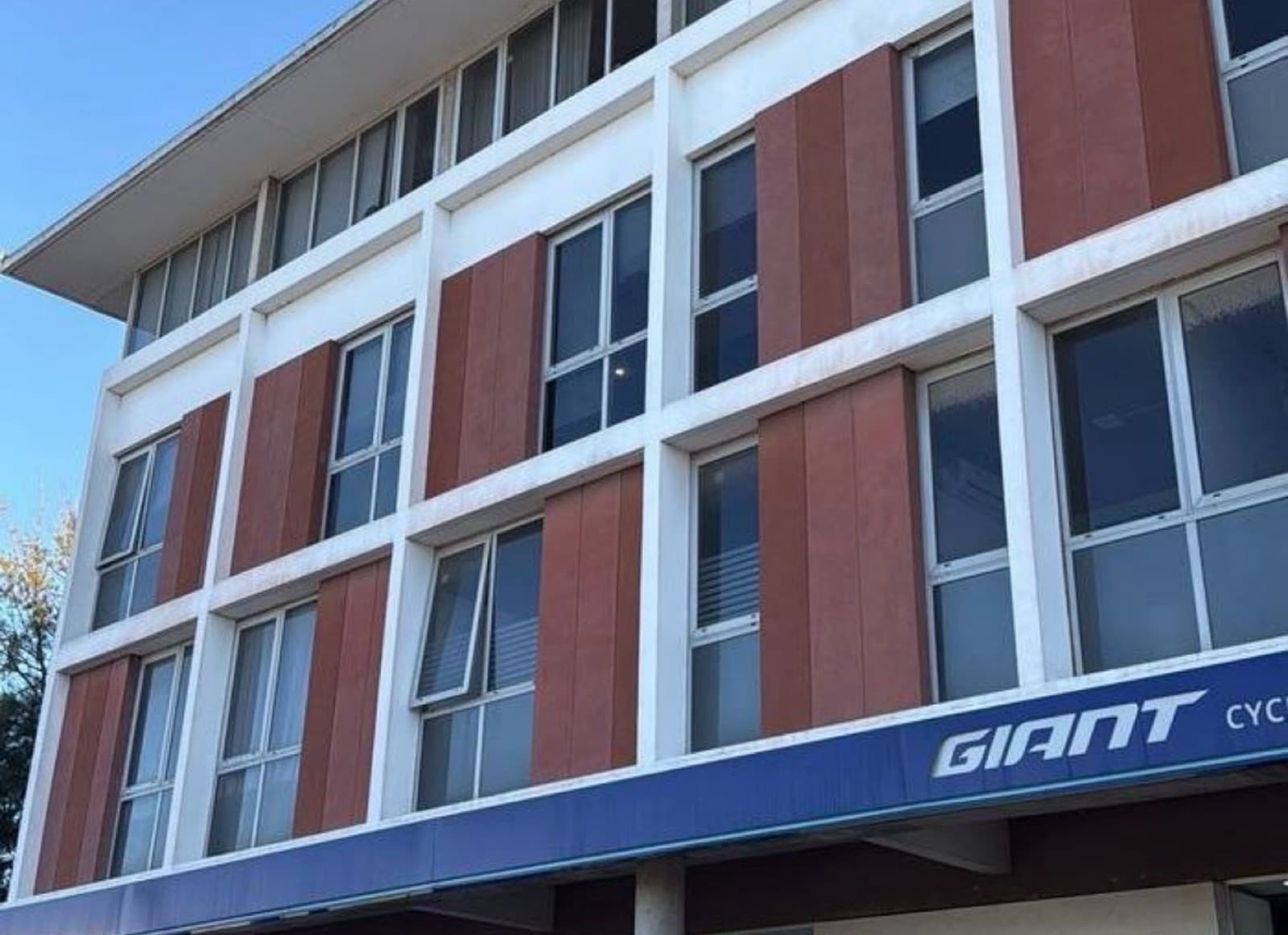 Office for Sale with Garage in Central Nuevo Tigre, Benavidez