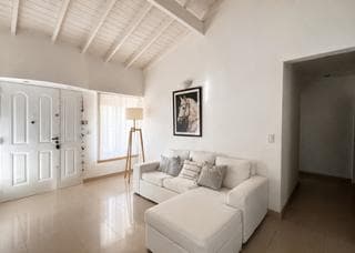 House for sale in Benavidez, 3 bedrooms and a pool