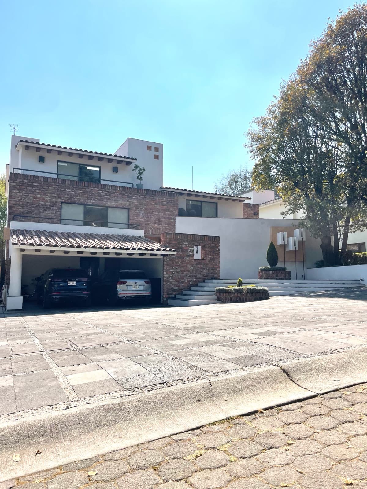 House - Esmeralda Area