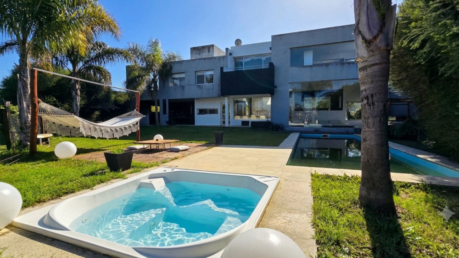 Great Deal on a House for Sale Near the Lagoon in San Isidro Labrador