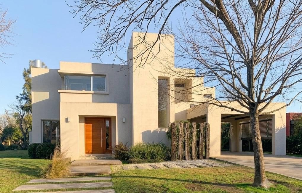 House for Sale in the La Celina Escobar Neighborhood