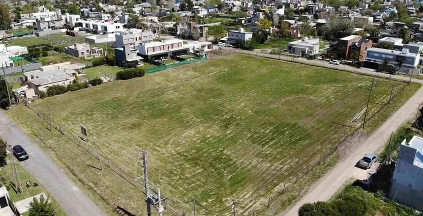 LAND FOR SALE: 370 m² - 4th Street E, between 499 and 500