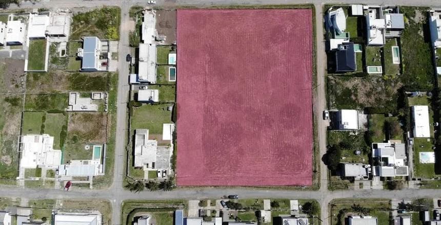 LAND FOR SALE: 370 m² - 4th Street E, between 499 and 500
