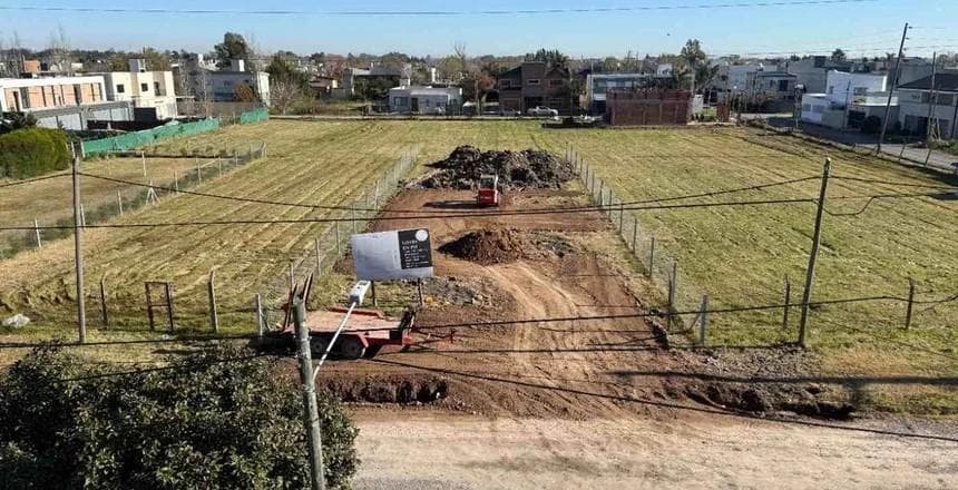 LAND FOR SALE: 370 m² - 4th Street E, between 499 and 500