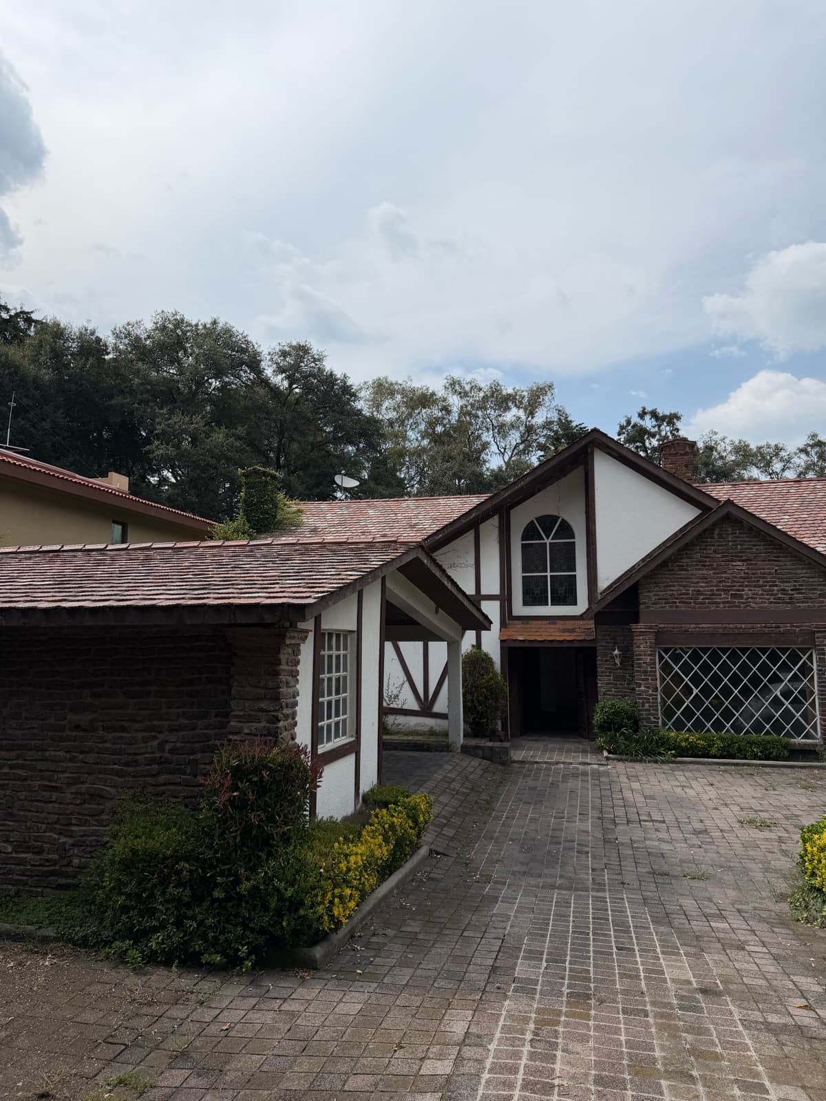 House - Esmeralda Area