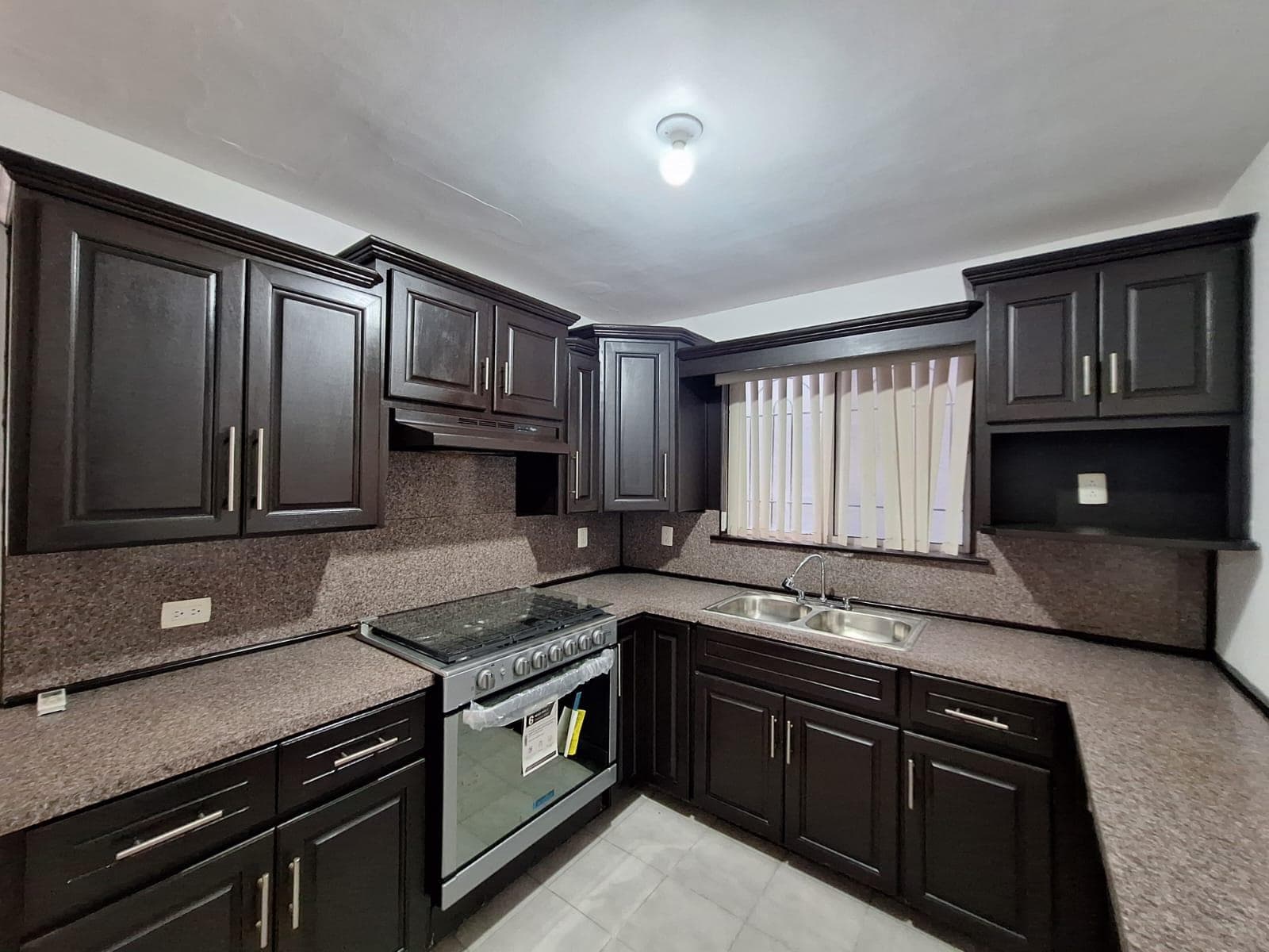 HOUSE FOR RENT IN TORREMOLINOS, GUADALUPE, N.L. / PRIVATE