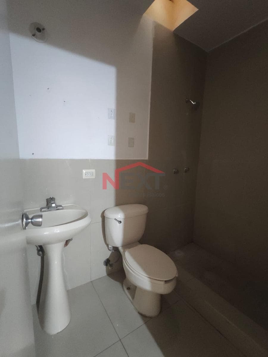 HOUSE FOR SALE IN THE PRADOS DEL SOL NEIGHBORHOOD
