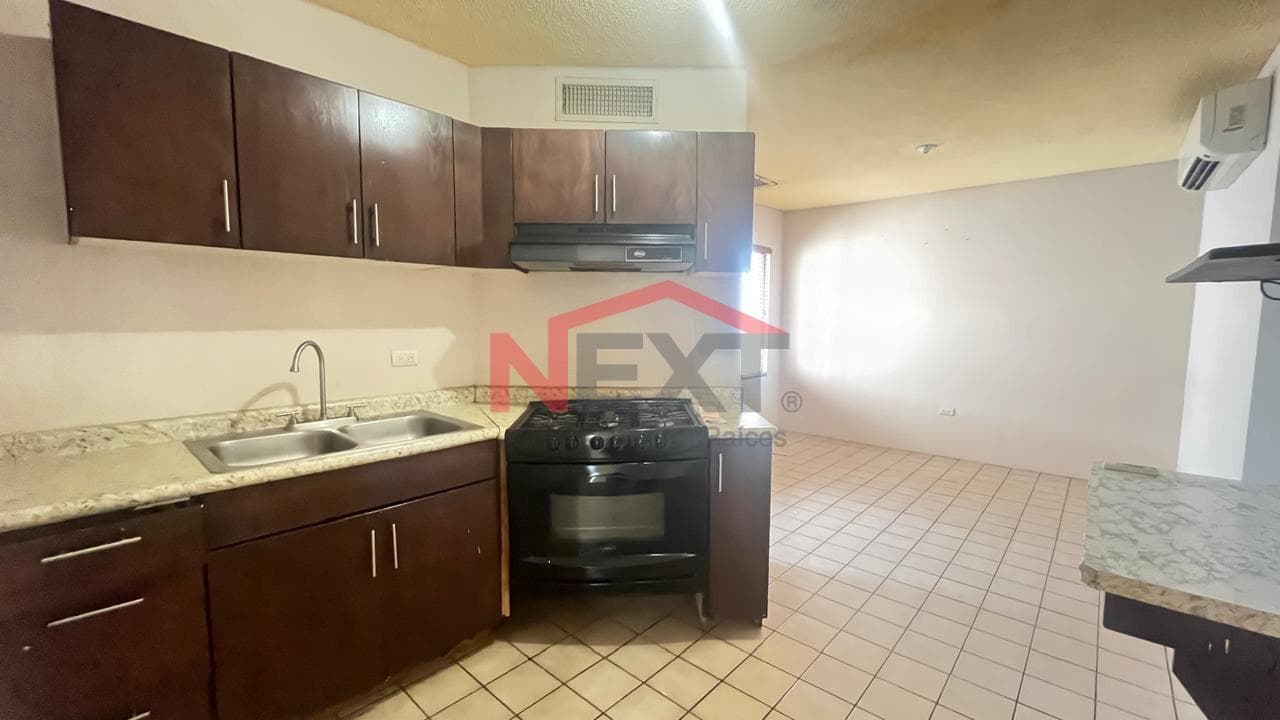 HOUSE FOR SALE IN THE PRADOS DEL SOL NEIGHBORHOOD