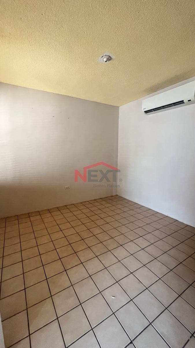 HOUSE FOR SALE IN THE PRADOS DEL SOL NEIGHBORHOOD
