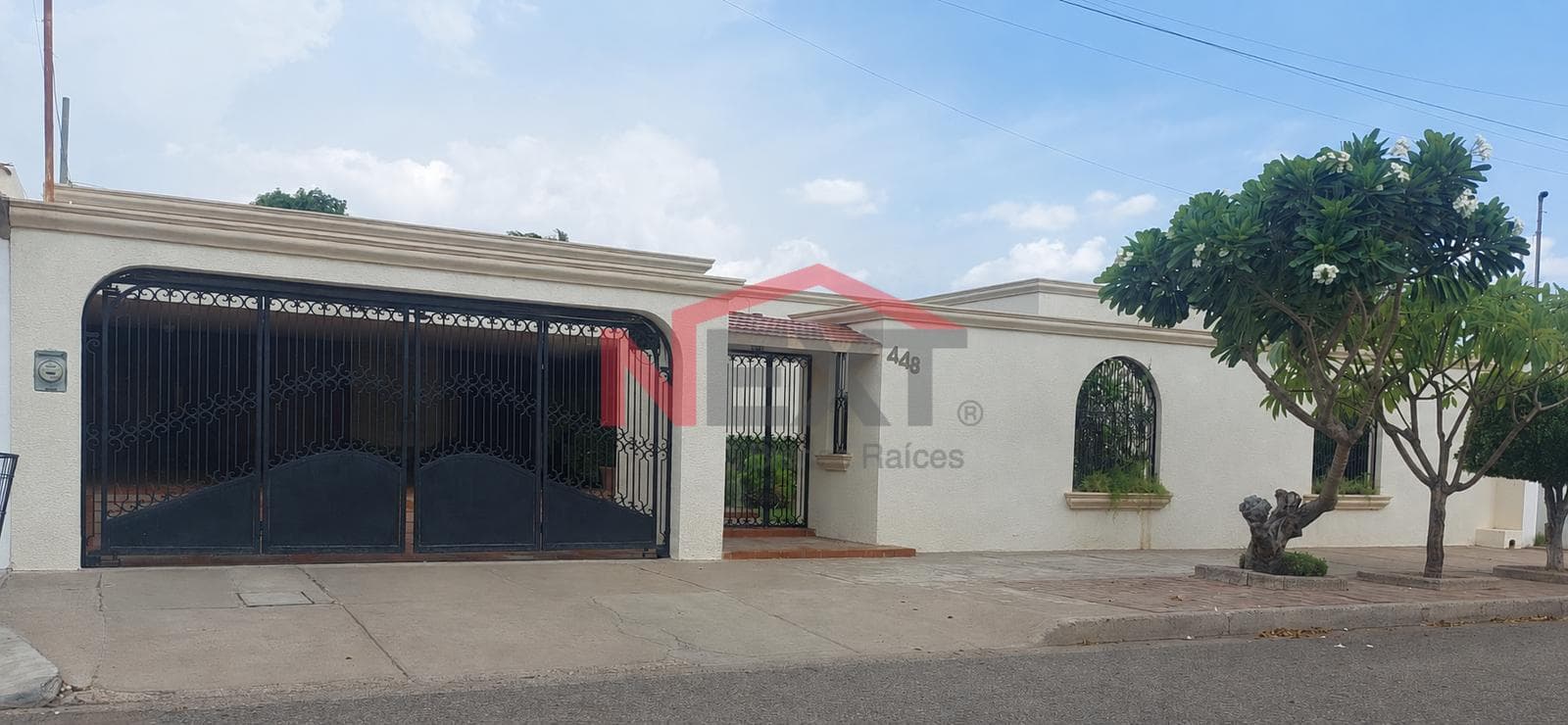 HOUSE FOR SALE LOCATED IN THE NORTHERN AREA