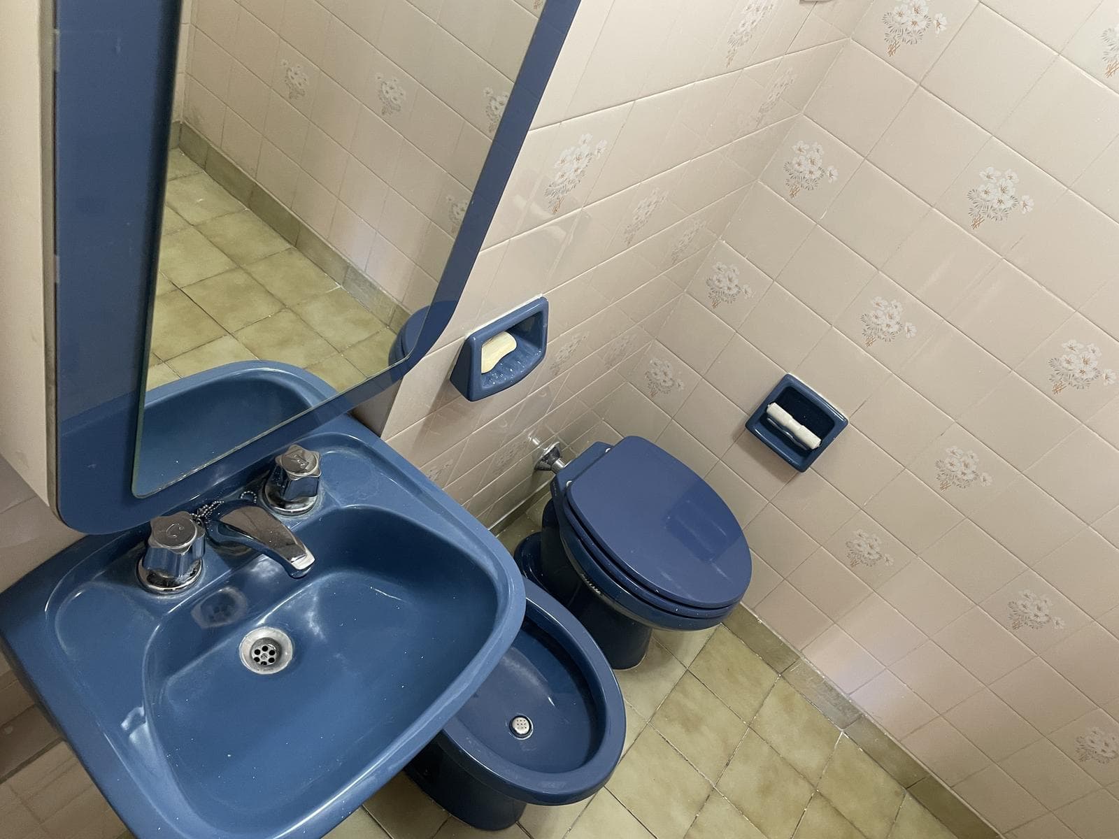 FOR SALE: 5-ROOM APARTMENT + SERVICE QUARTER WITH GARAGE AND STORAGE ROOM IN SAN ISIDRO