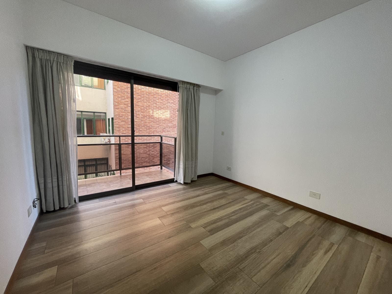 FOR SALE: 5-ROOM APARTMENT + SERVICE QUARTER WITH GARAGE AND STORAGE ROOM IN SAN ISIDRO