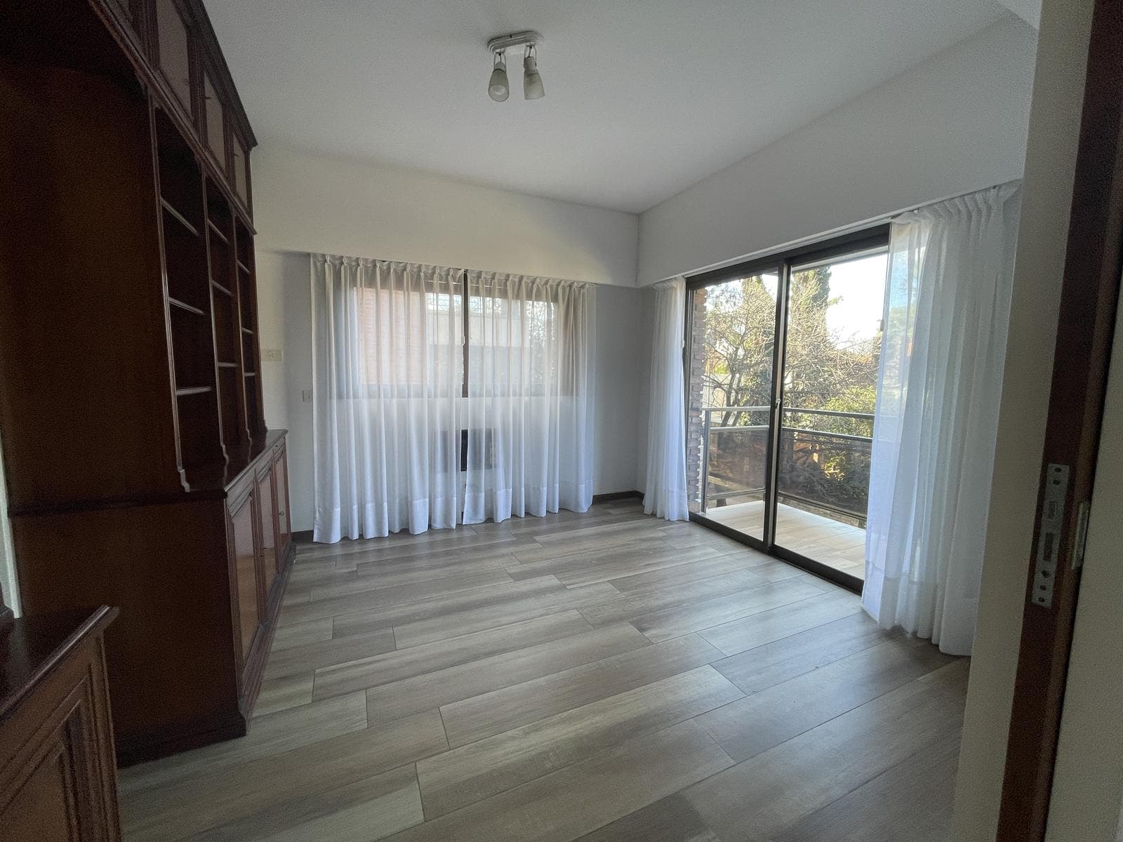 FOR SALE: 5-ROOM APARTMENT + SERVICE QUARTER WITH GARAGE AND STORAGE ROOM IN SAN ISIDRO