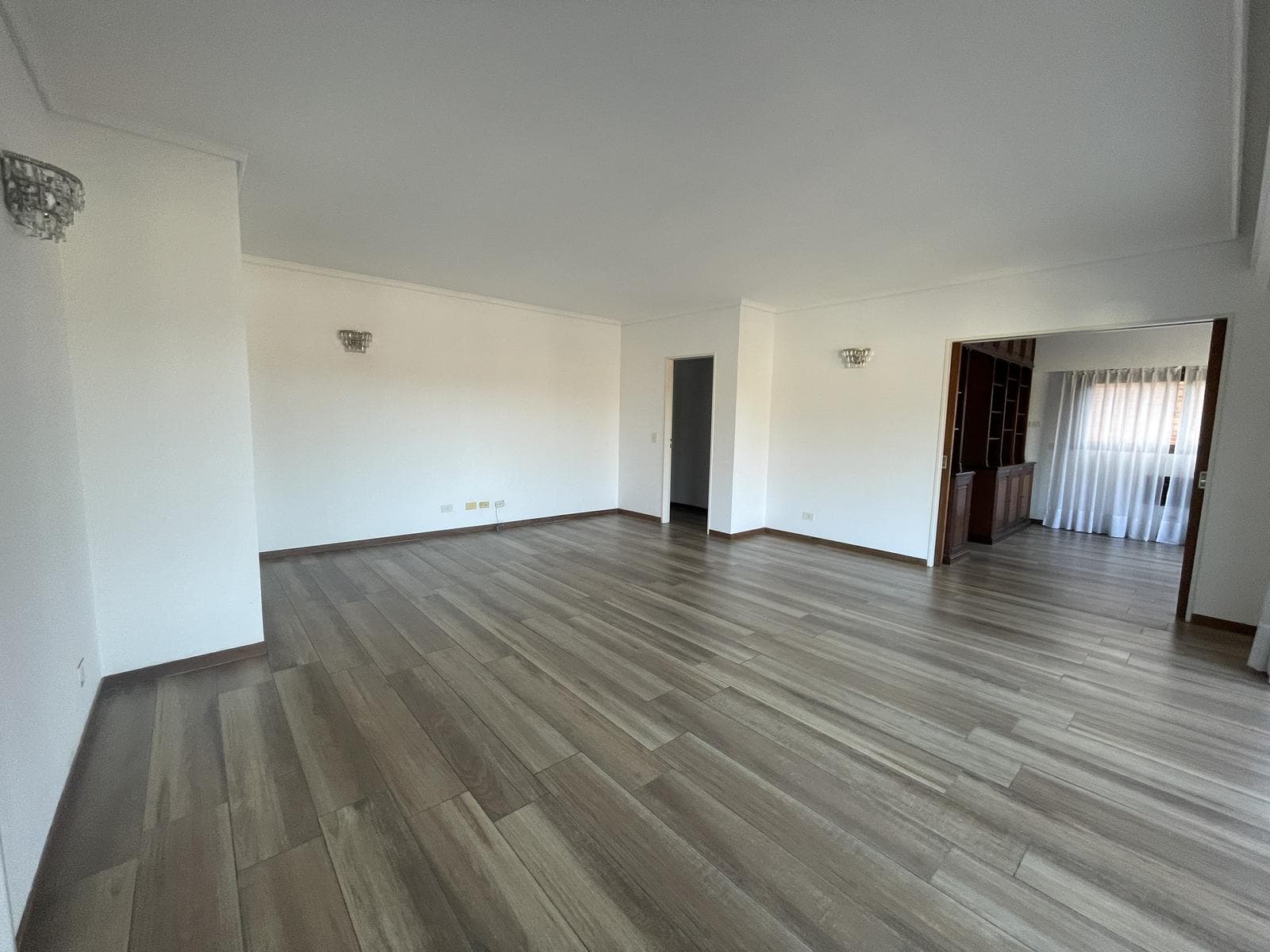 FOR SALE: 5-ROOM APARTMENT + SERVICE QUARTER WITH GARAGE AND STORAGE ROOM IN SAN ISIDRO