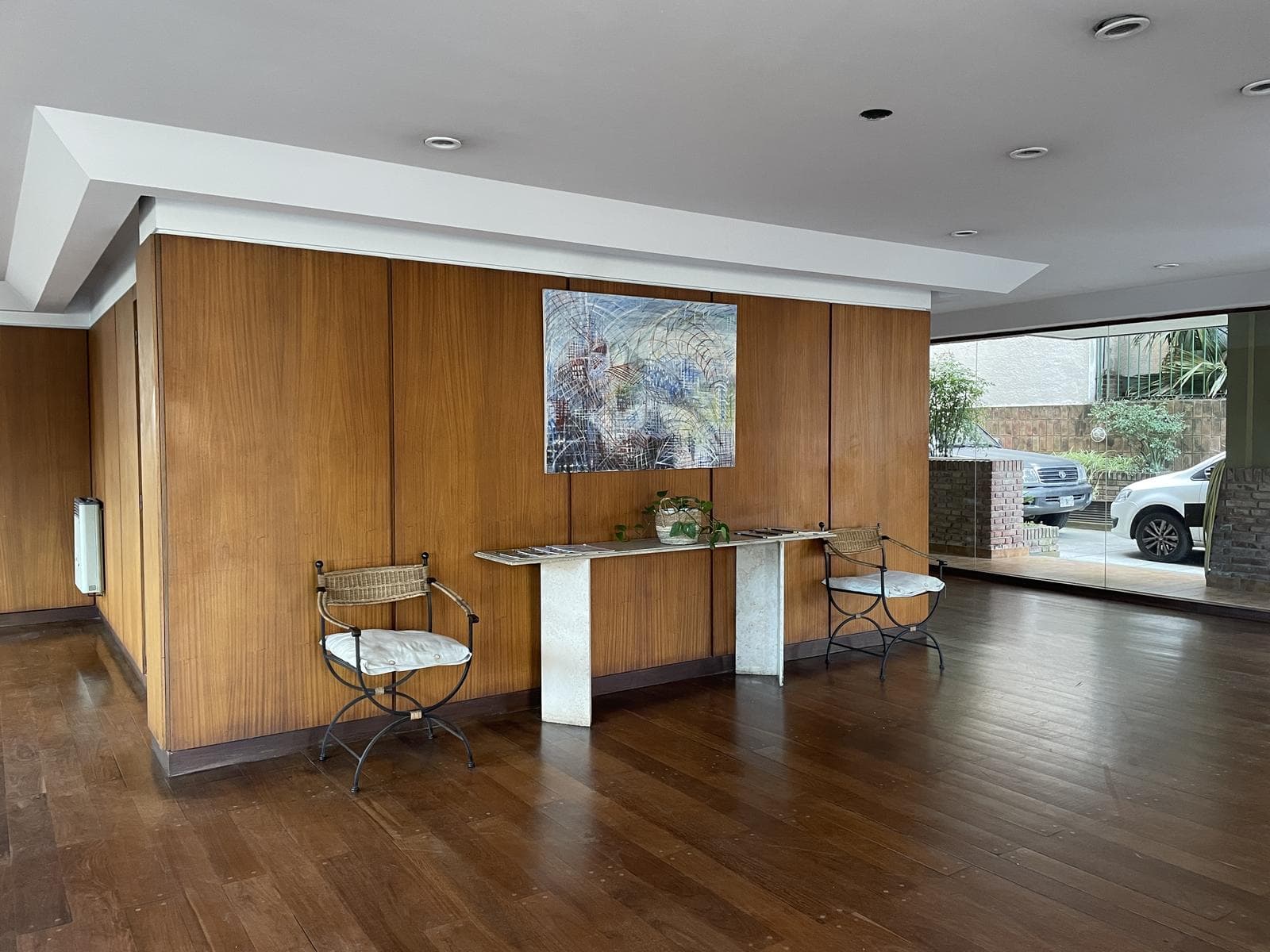 FOR SALE: 5-ROOM APARTMENT + SERVICE QUARTER WITH GARAGE AND STORAGE ROOM IN SAN ISIDRO