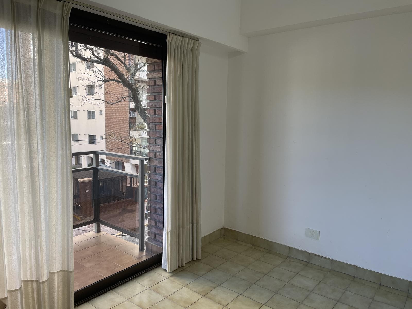 FOR SALE: 5-ROOM APARTMENT + SERVICE QUARTER WITH GARAGE AND STORAGE ROOM IN SAN ISIDRO
