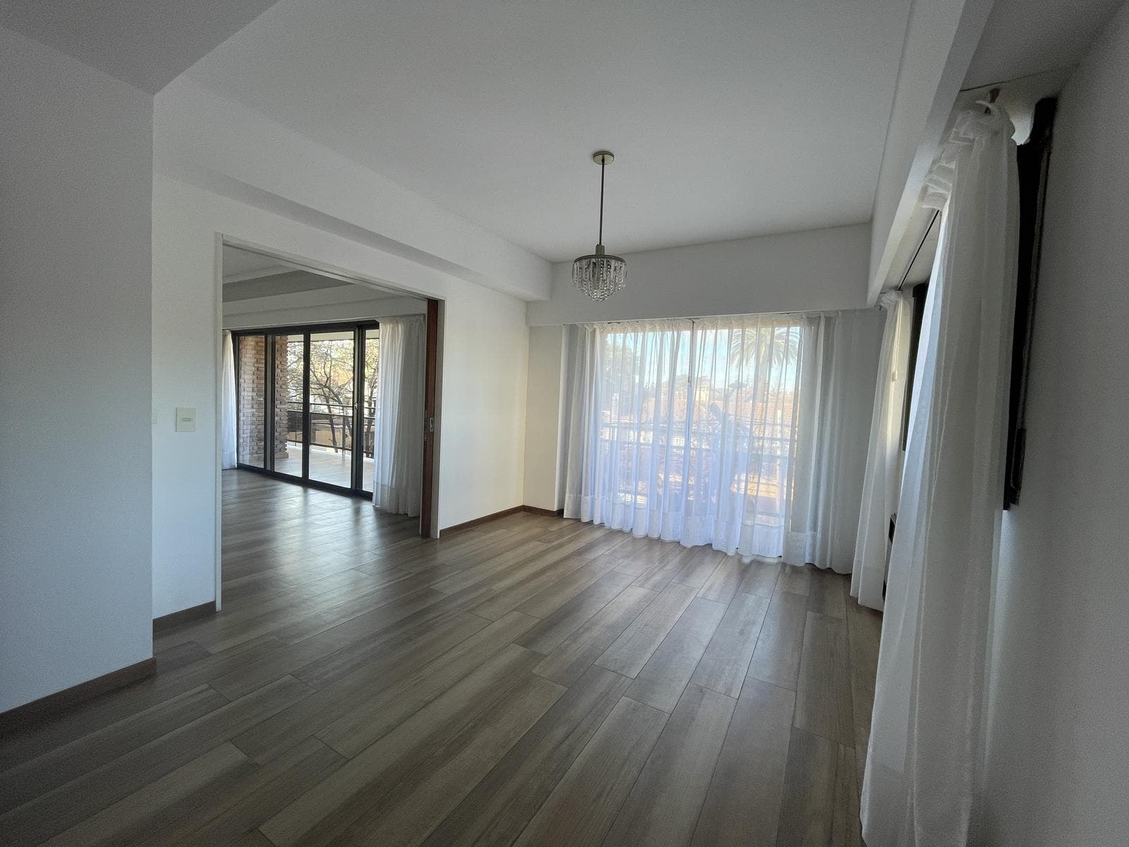 FOR SALE: 5-ROOM APARTMENT + SERVICE QUARTER WITH GARAGE AND STORAGE ROOM IN SAN ISIDRO