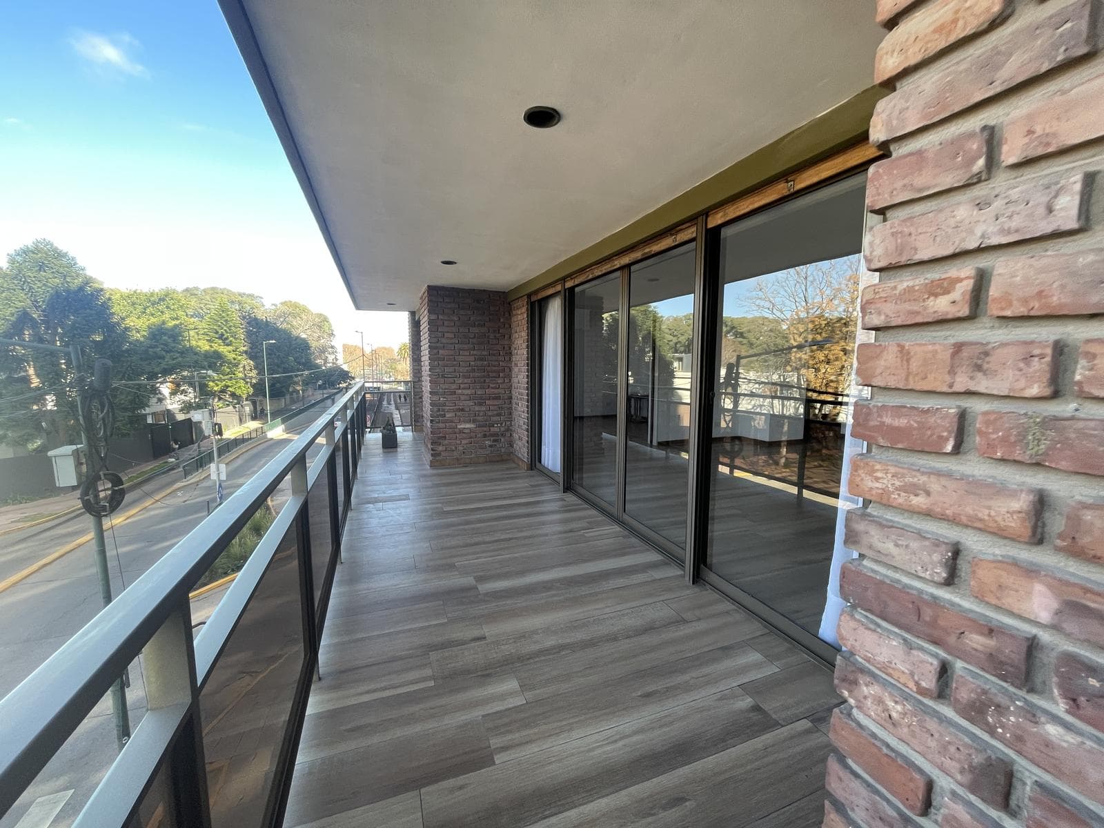 FOR SALE: 5-ROOM APARTMENT + SERVICE QUARTER WITH GARAGE AND STORAGE ROOM IN SAN ISIDRO