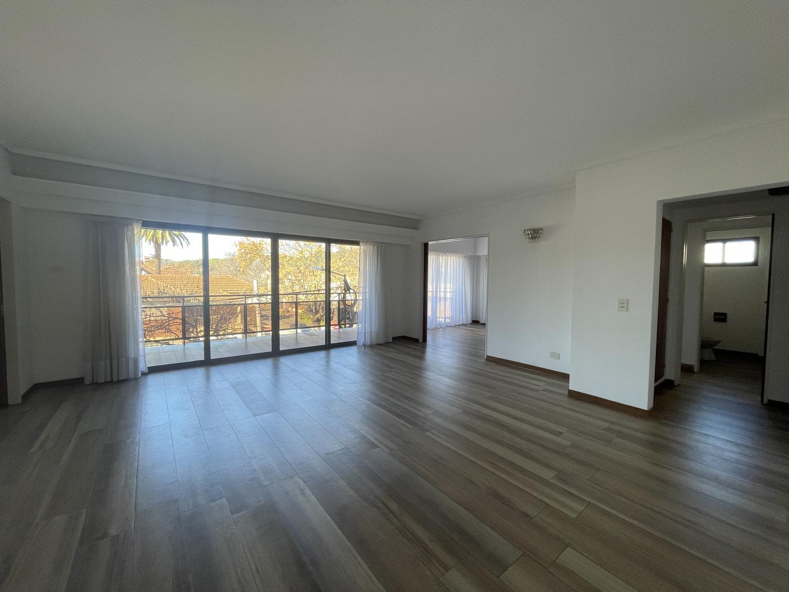 FOR SALE: 5-ROOM APARTMENT + SERVICE QUARTER WITH GARAGE AND STORAGE ROOM IN SAN ISIDRO