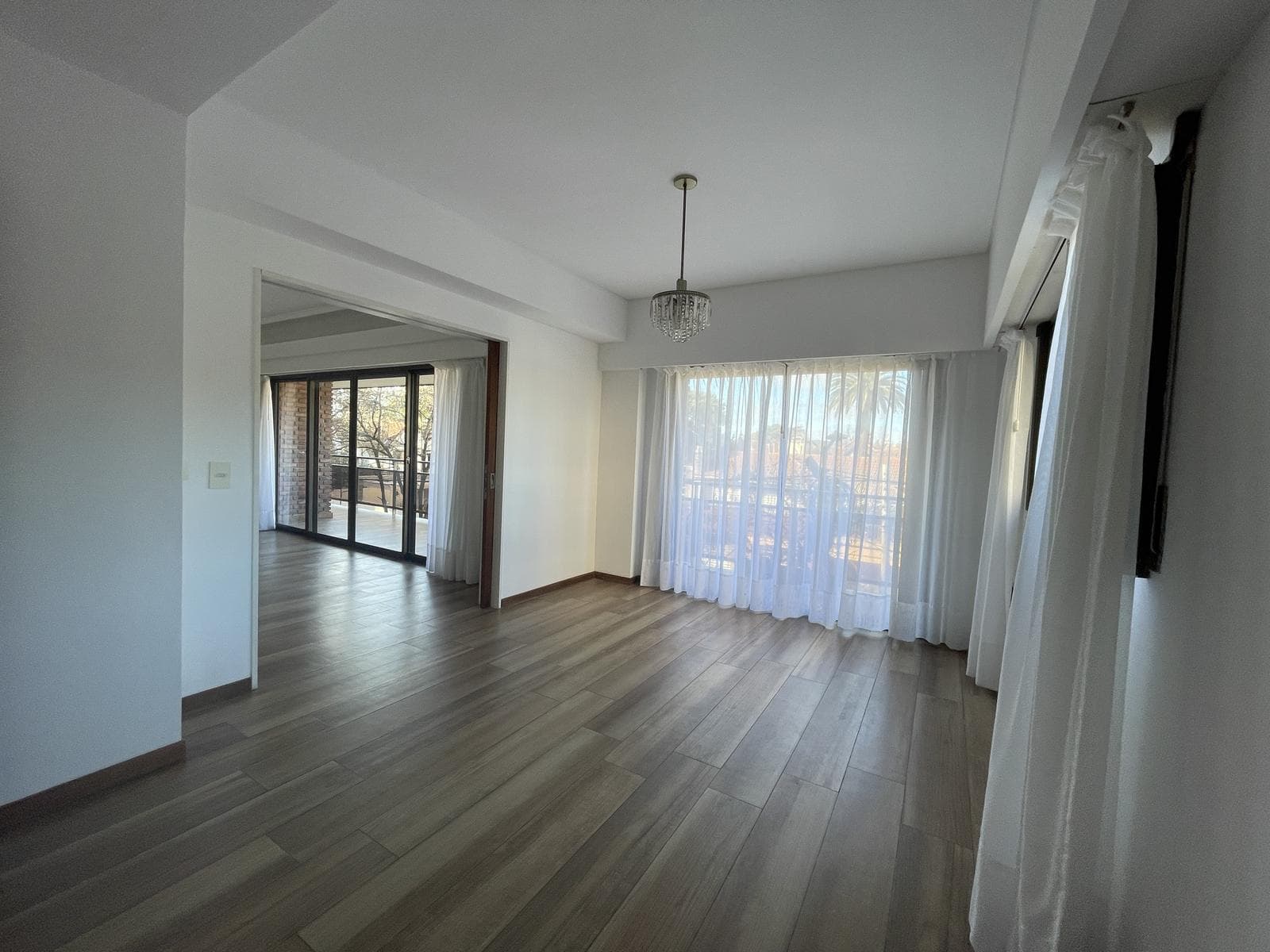 FOR SALE: 5-ROOM APARTMENT + SERVICE QUARTER WITH GARAGE AND STORAGE ROOM IN SAN ISIDRO