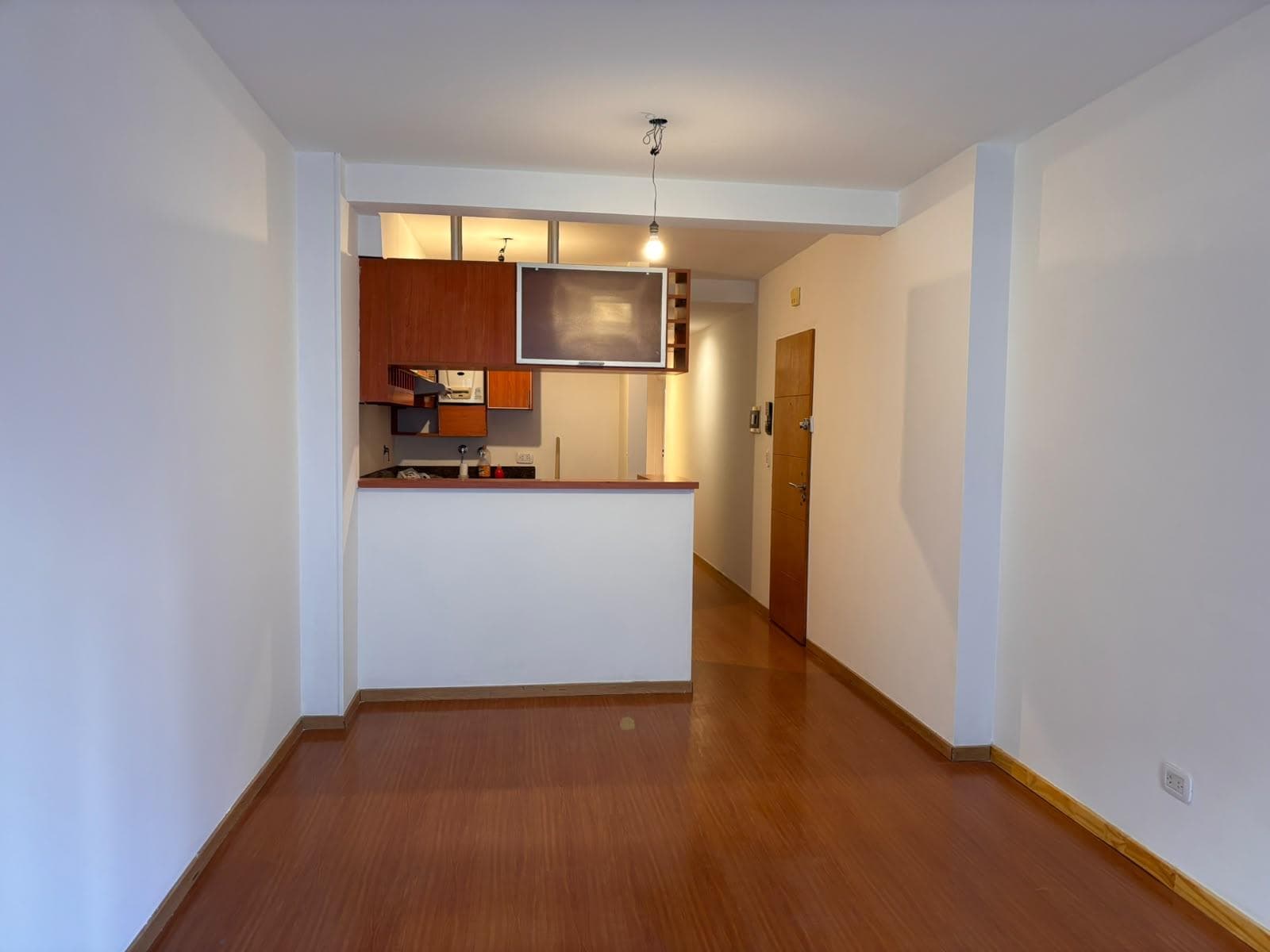 3-Room Apartment for Rent with Balcony and Garage on C/Balcon in Villa Urquiza