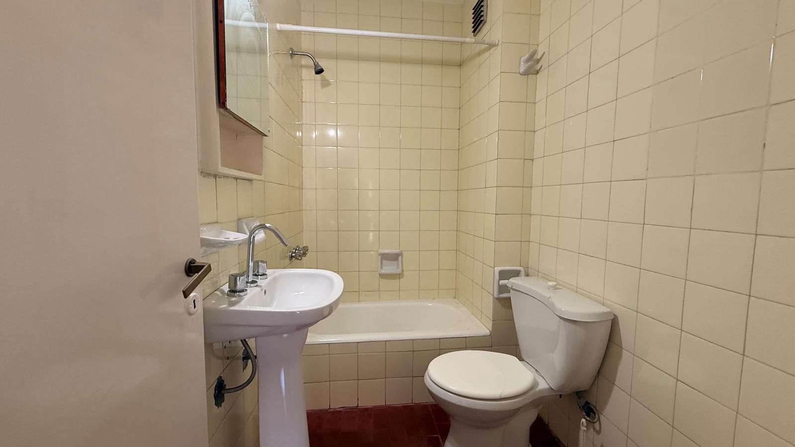 FOR SALE IN ALMAGRO: STUDIO APARTMENT, SUITABLE FOR PROFESSIONALS