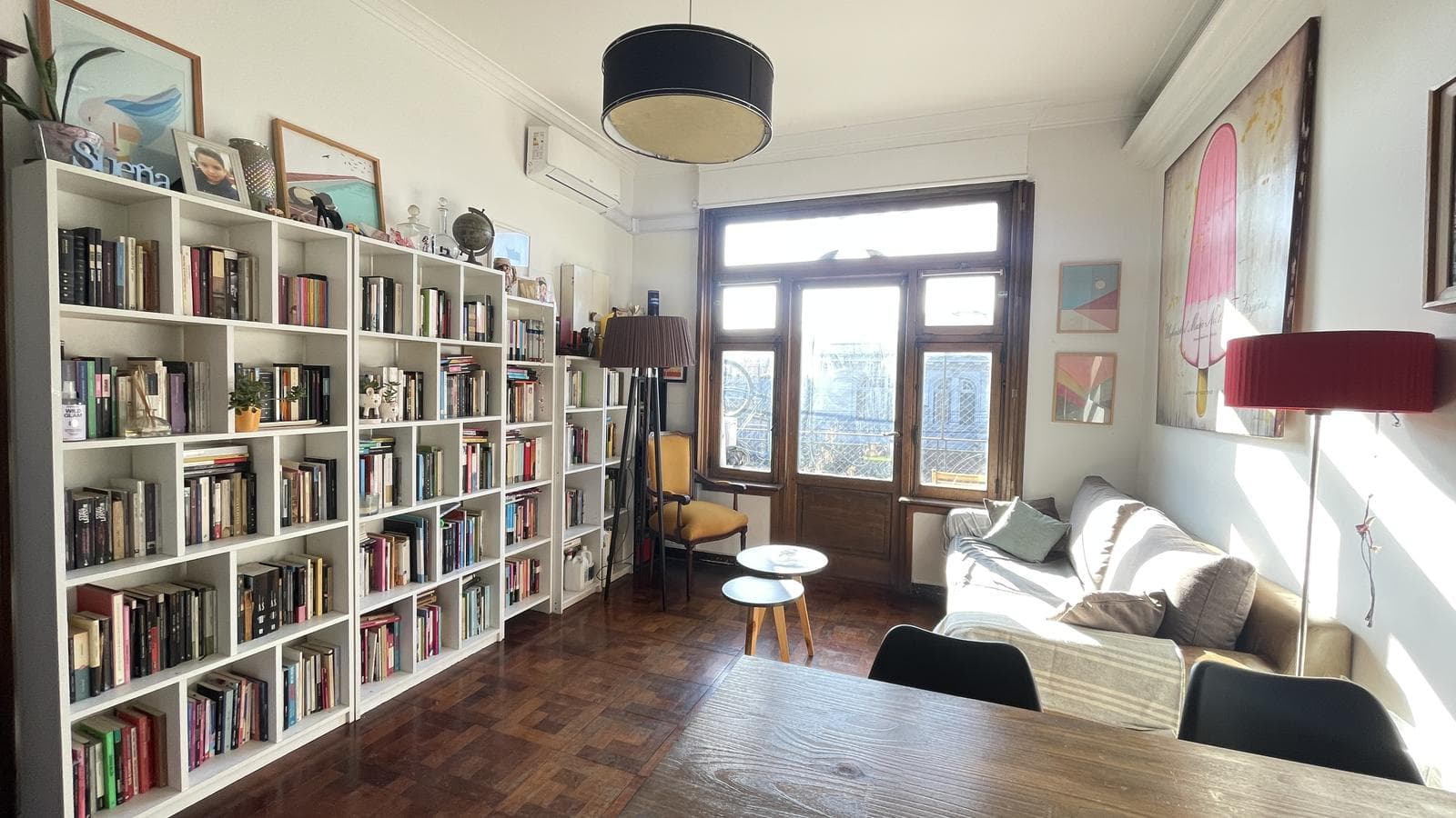 3-room apartment facing the street with a wrap-around balcony in a historic building | Boedo | For Sale