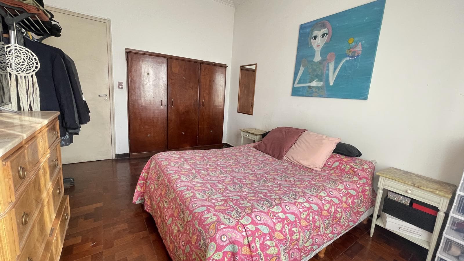3-room apartment facing the street with a wrap-around balcony in a historic building | Boedo | For Sale