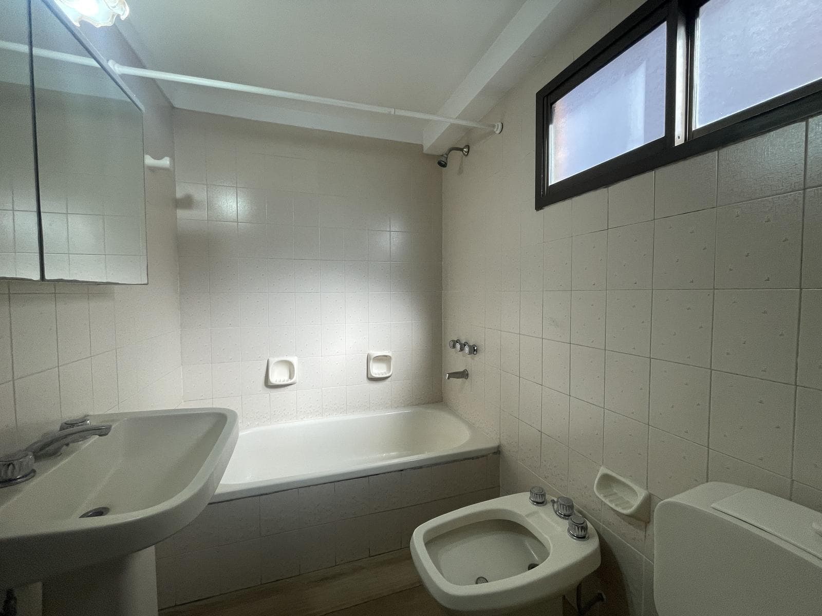 EXCLUSIVE RENTAL APARTMENT: 200 m² · 5 ROOMS + MAID'S QUARTERS AND GARAGE IN SAN ISIDRO