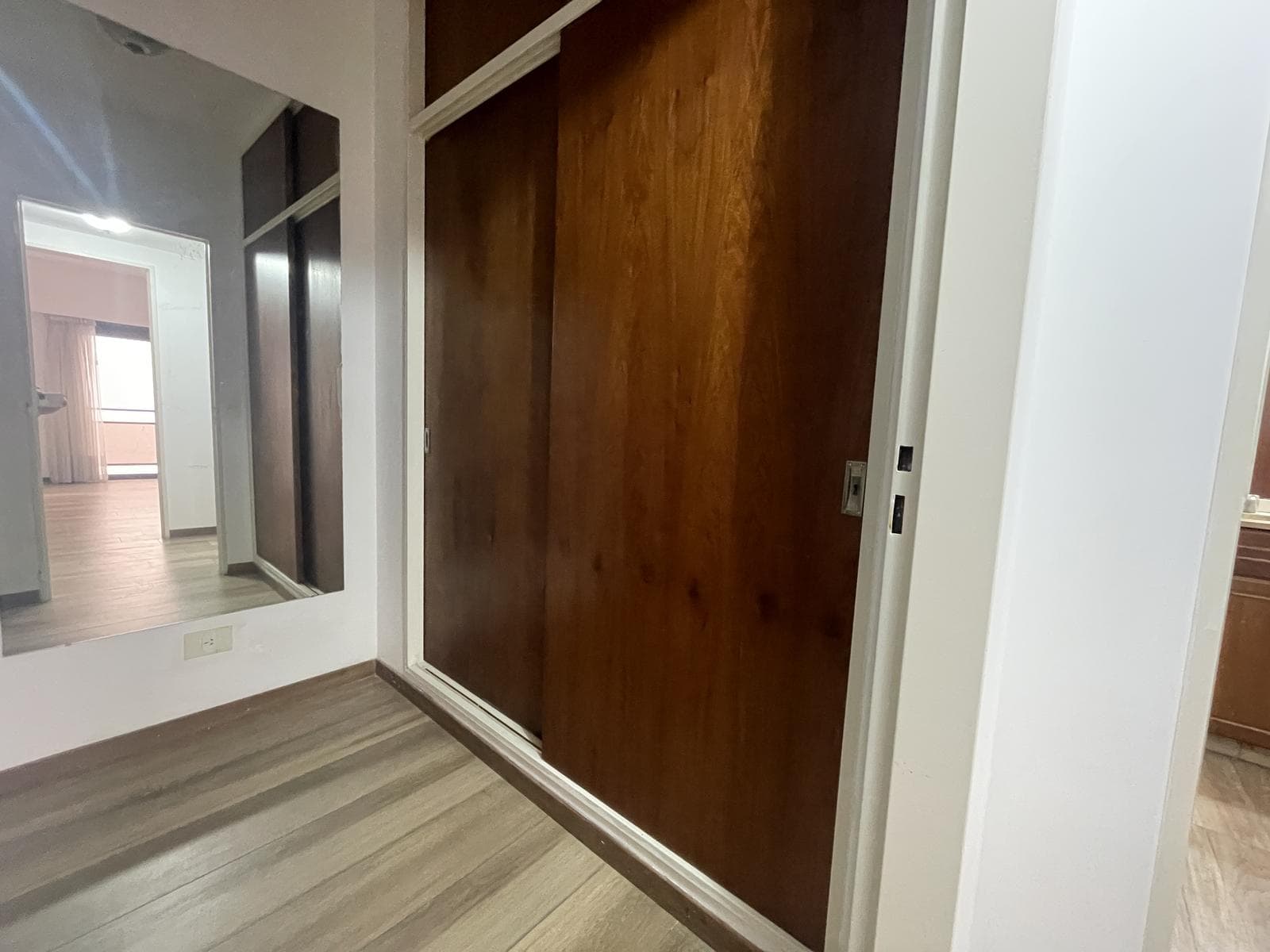 EXCLUSIVE RENTAL APARTMENT: 200 m² · 5 ROOMS + MAID'S QUARTERS AND GARAGE IN SAN ISIDRO