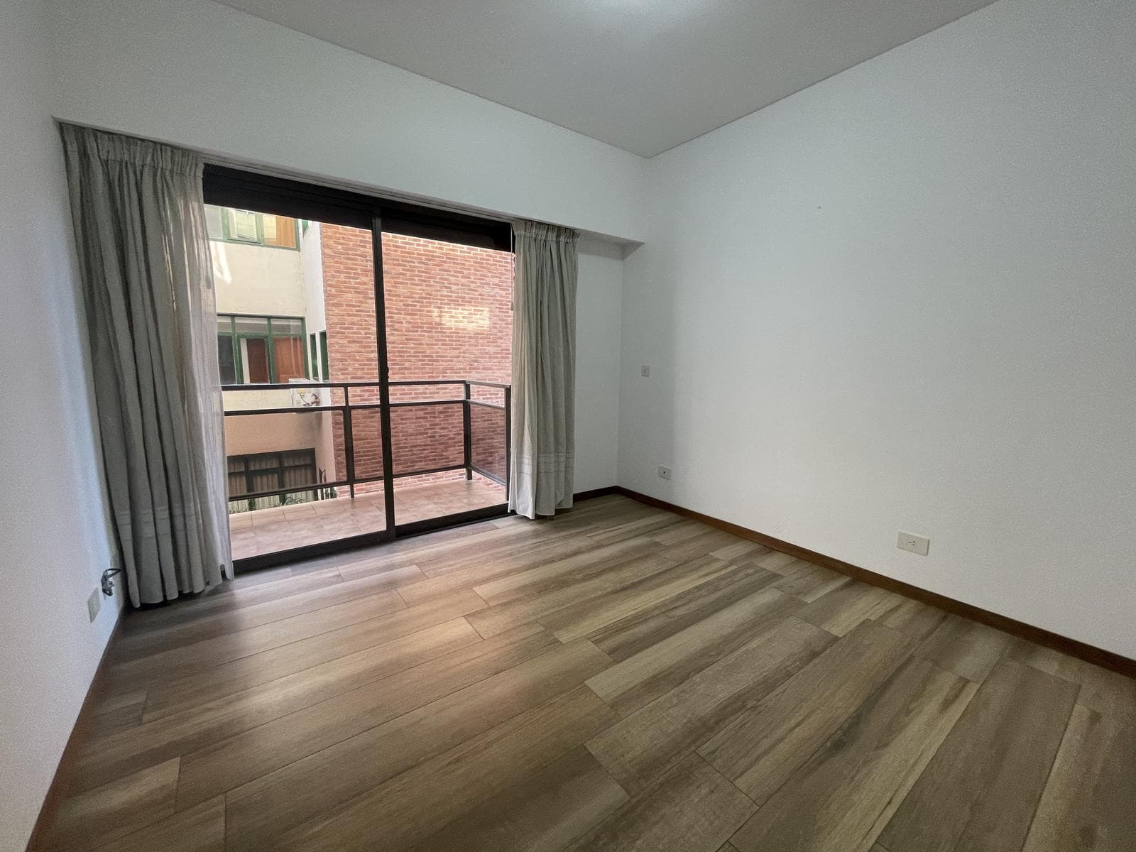 EXCLUSIVE RENTAL APARTMENT: 200 m² · 5 ROOMS + MAID'S QUARTERS AND GARAGE IN SAN ISIDRO