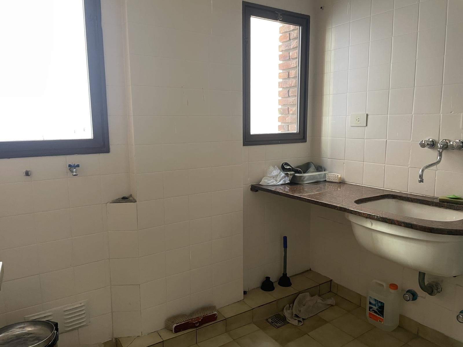 EXCLUSIVE RENTAL APARTMENT: 200 m² · 5 ROOMS + MAID'S QUARTERS AND GARAGE IN SAN ISIDRO
