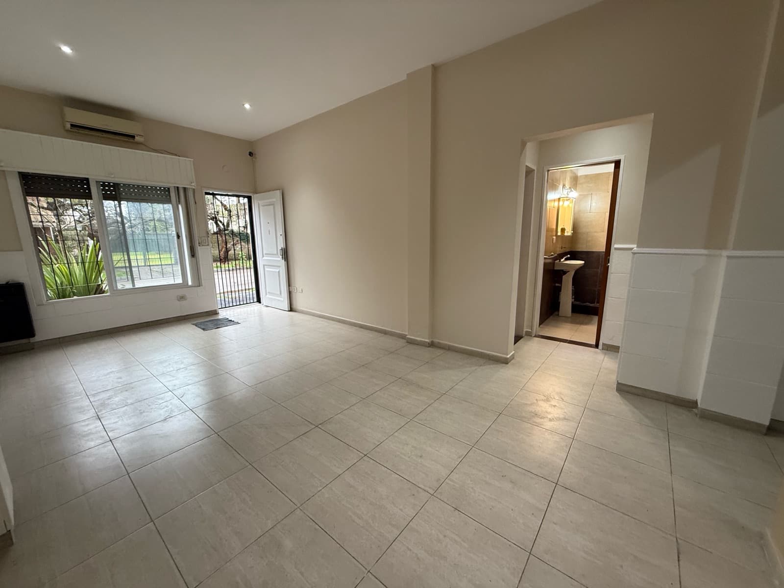 2-Bedroom Rental in Ituzaingo Norte