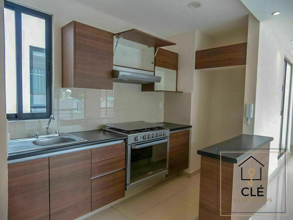 Louisiana, Col. Napoles. Penthouse with private roof, 60 m², in a prime location