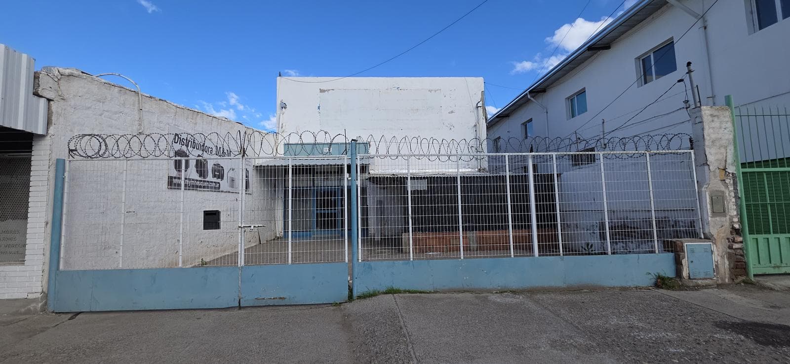 COMMERCIAL WAREHOUSE FOR RENT
