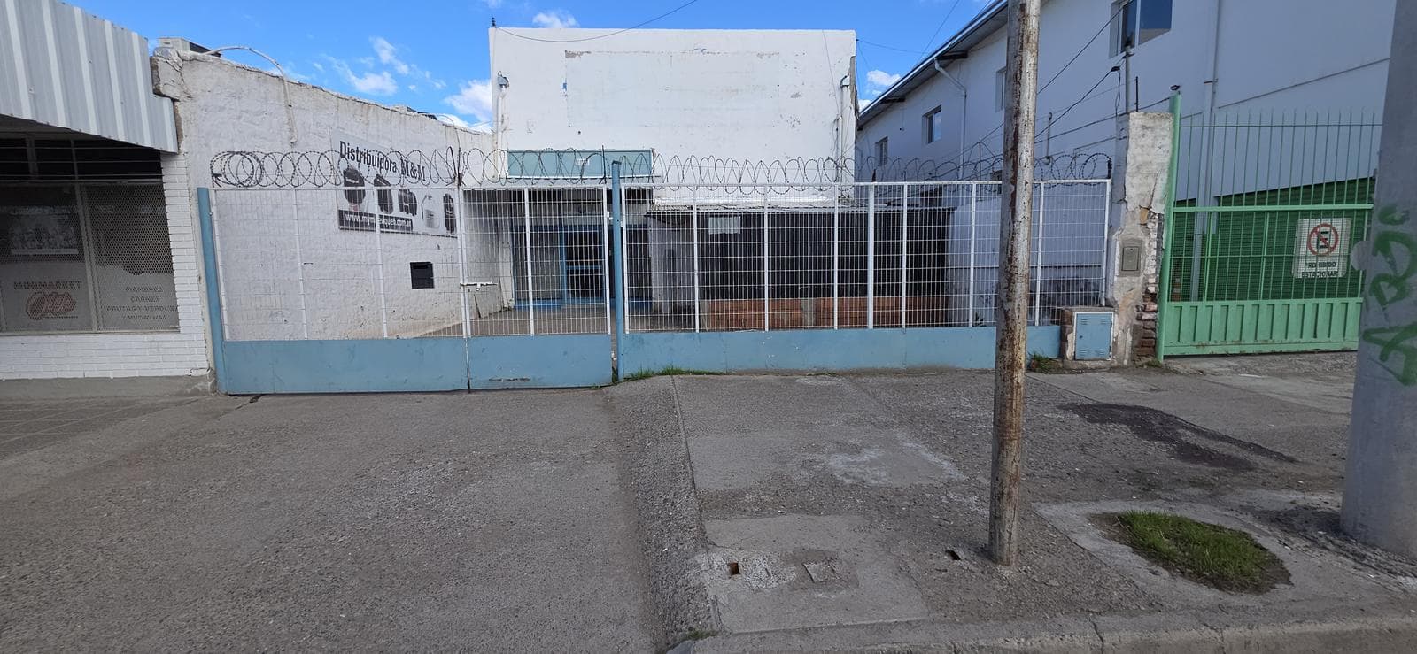 COMMERCIAL WAREHOUSE FOR RENT
