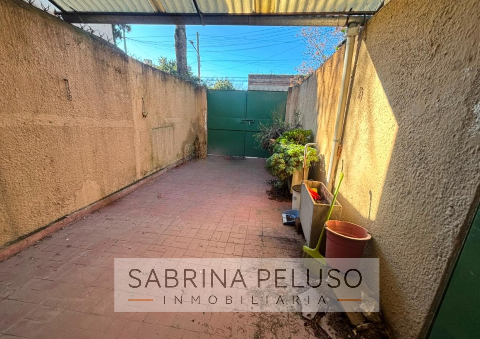 3-Room Apartment for Sale in Downtown Moreno