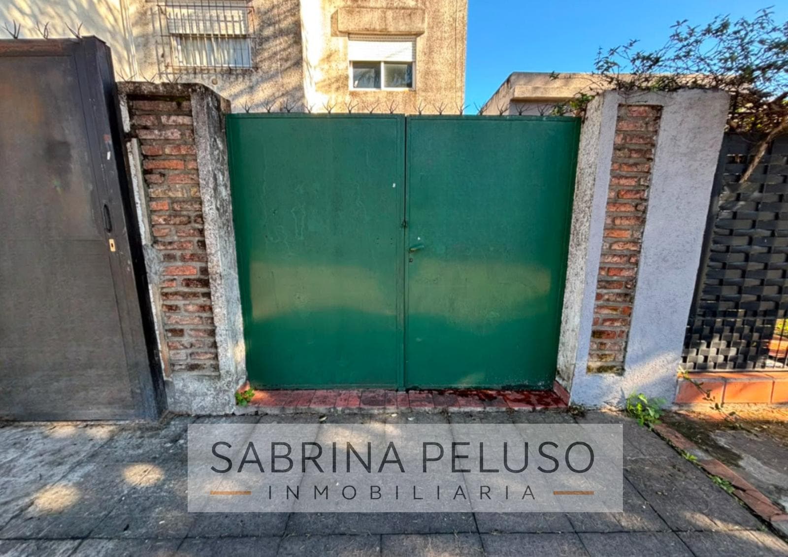 3-Room Apartment for Sale in Downtown Moreno