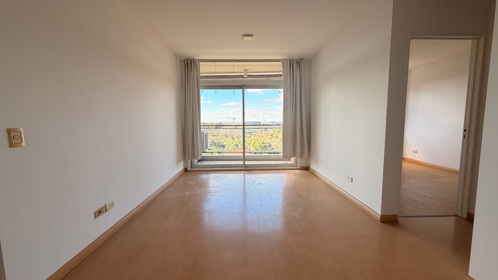 Professional 2-Bedroom Apartment for Rent with Full Amenities in Nuñez, River View