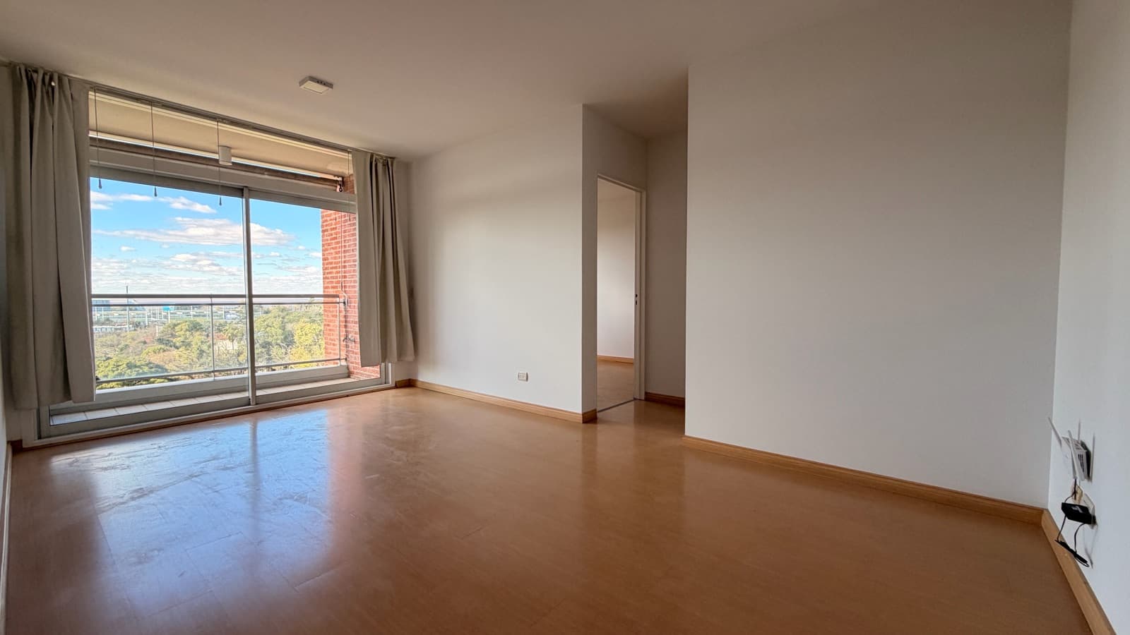 Professional 2-Bedroom Apartment for Rent with Full Amenities in Nuñez, River View