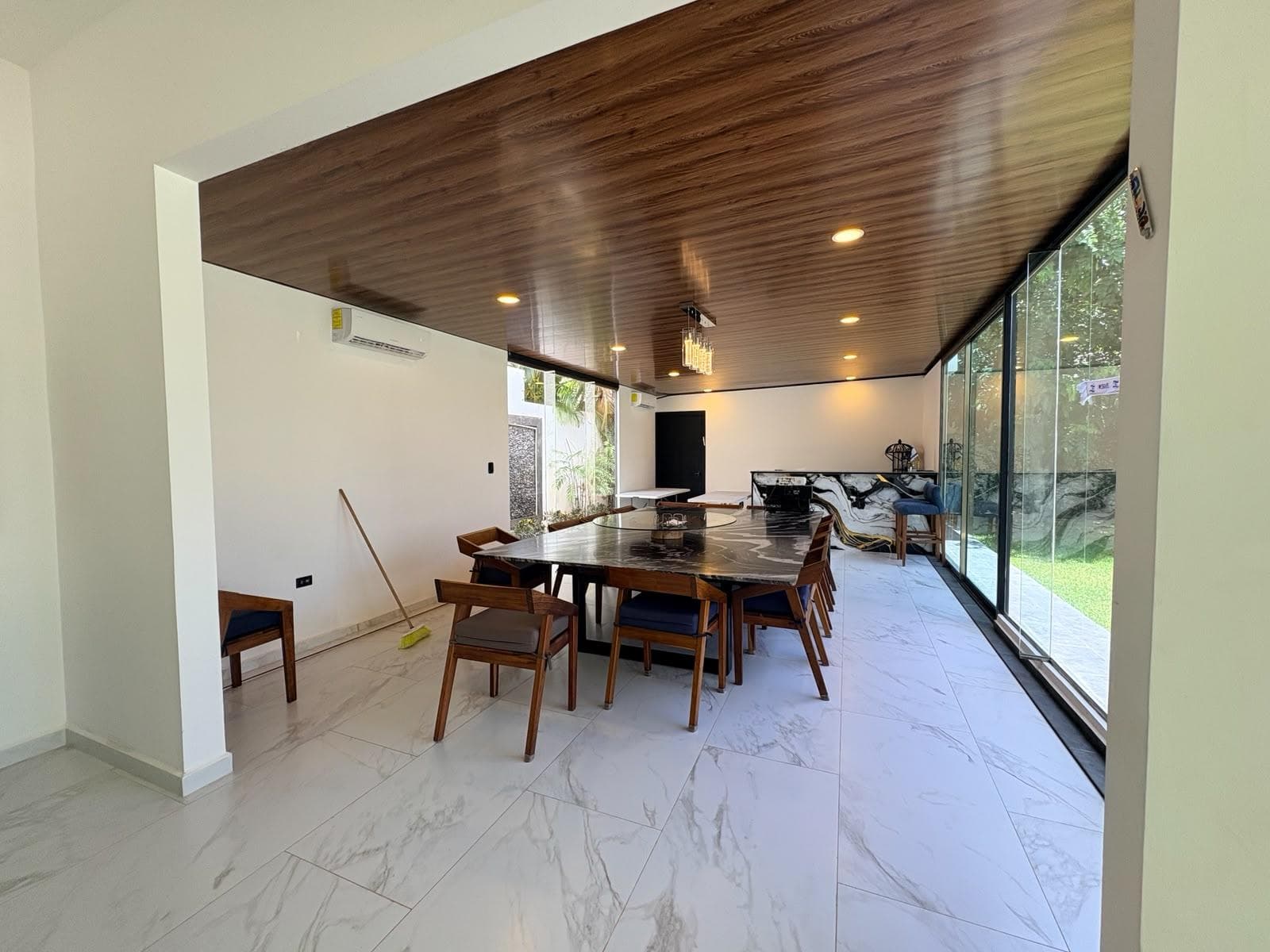 CASA EN VENTA VILLA MAGNA AV COLOSIO CANCUN