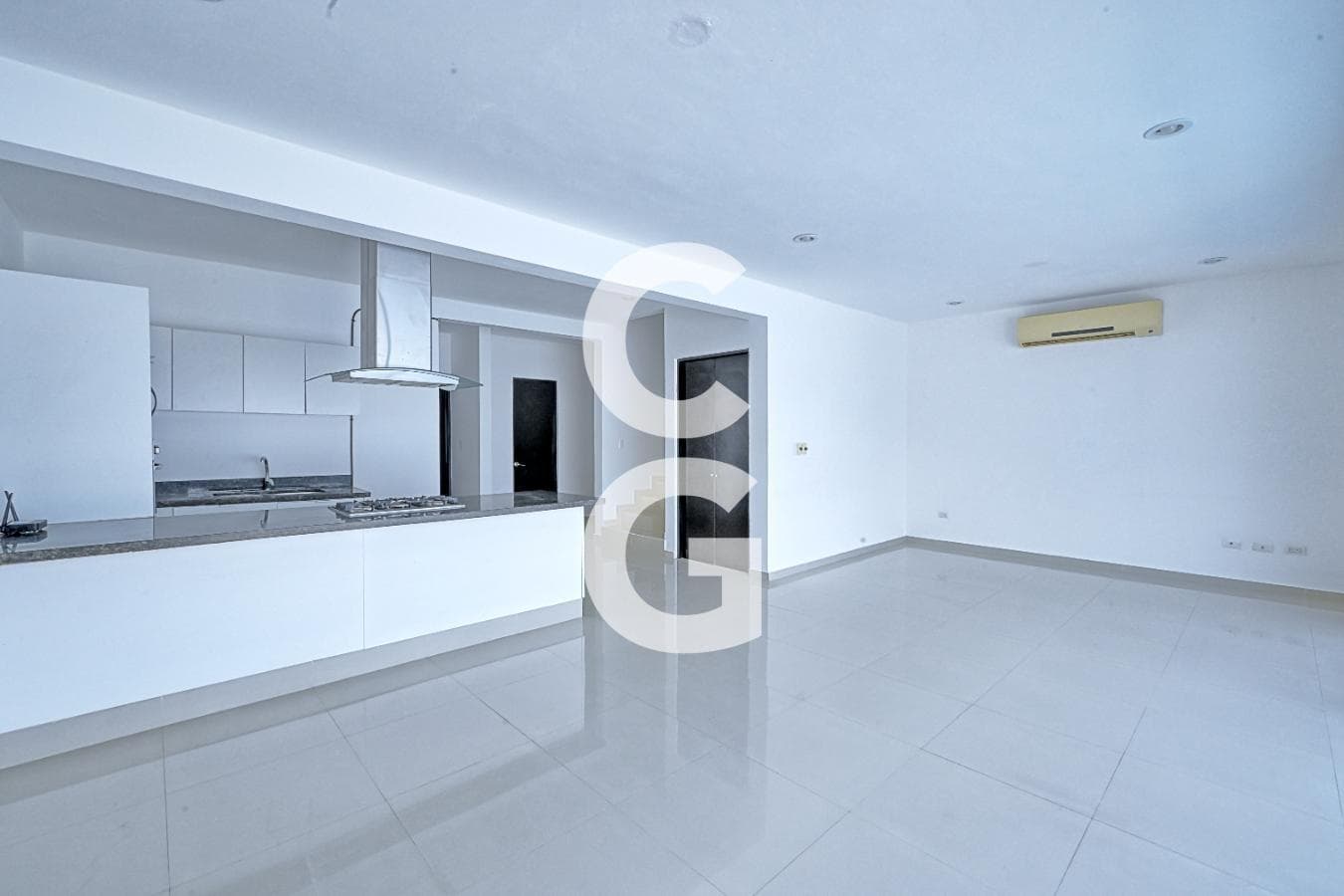 House for Sale in Cancun in the Aqua Residential Complex with a Pool and 3 Bedrooms