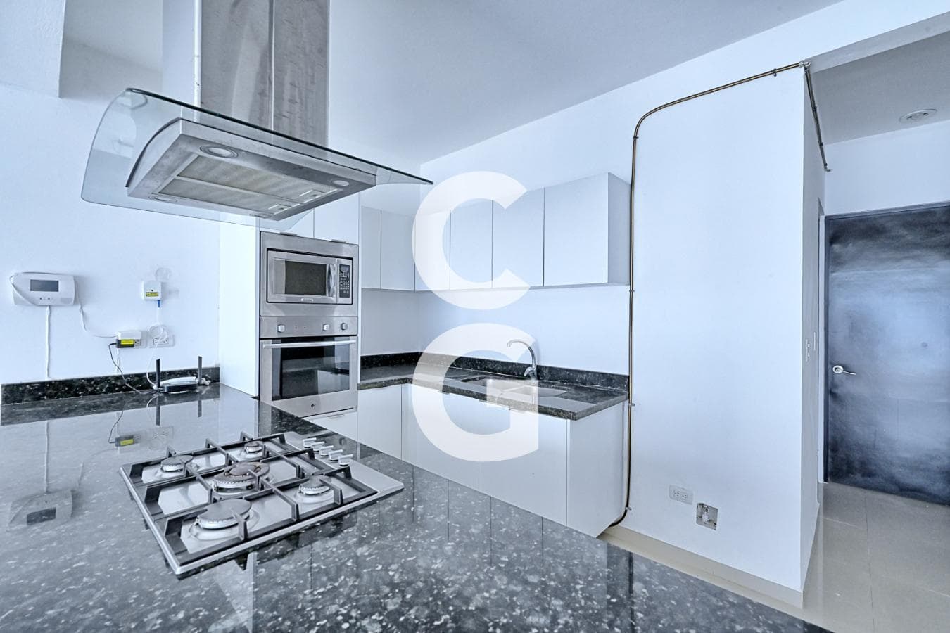 House for Sale in Cancun in the Aqua Residential Complex with a Pool and 3 Bedrooms